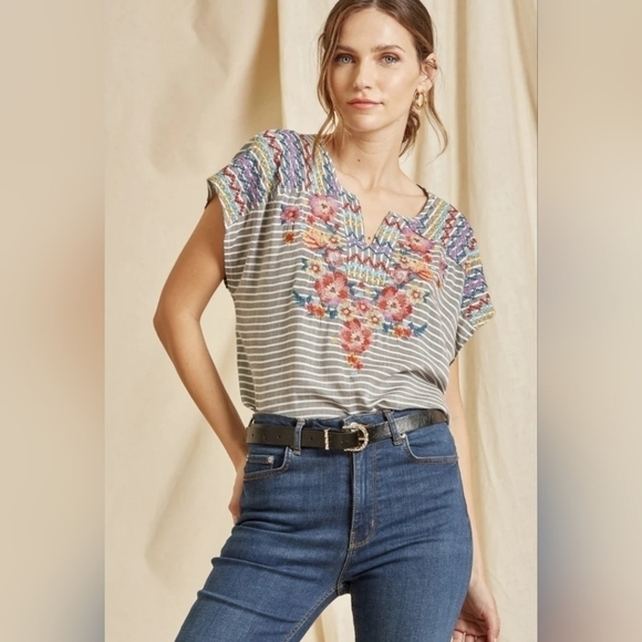 𝅺Savanna Jane Embroidered Blouse - Picture 2 of 7